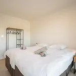 Modern 2bedroom W Balcony Near The Ostend